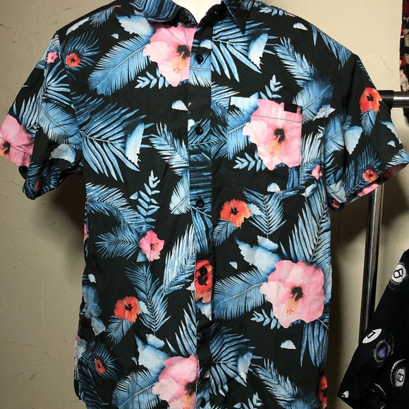 Men's Warm Weather Button Ups - Picture 2 of 4